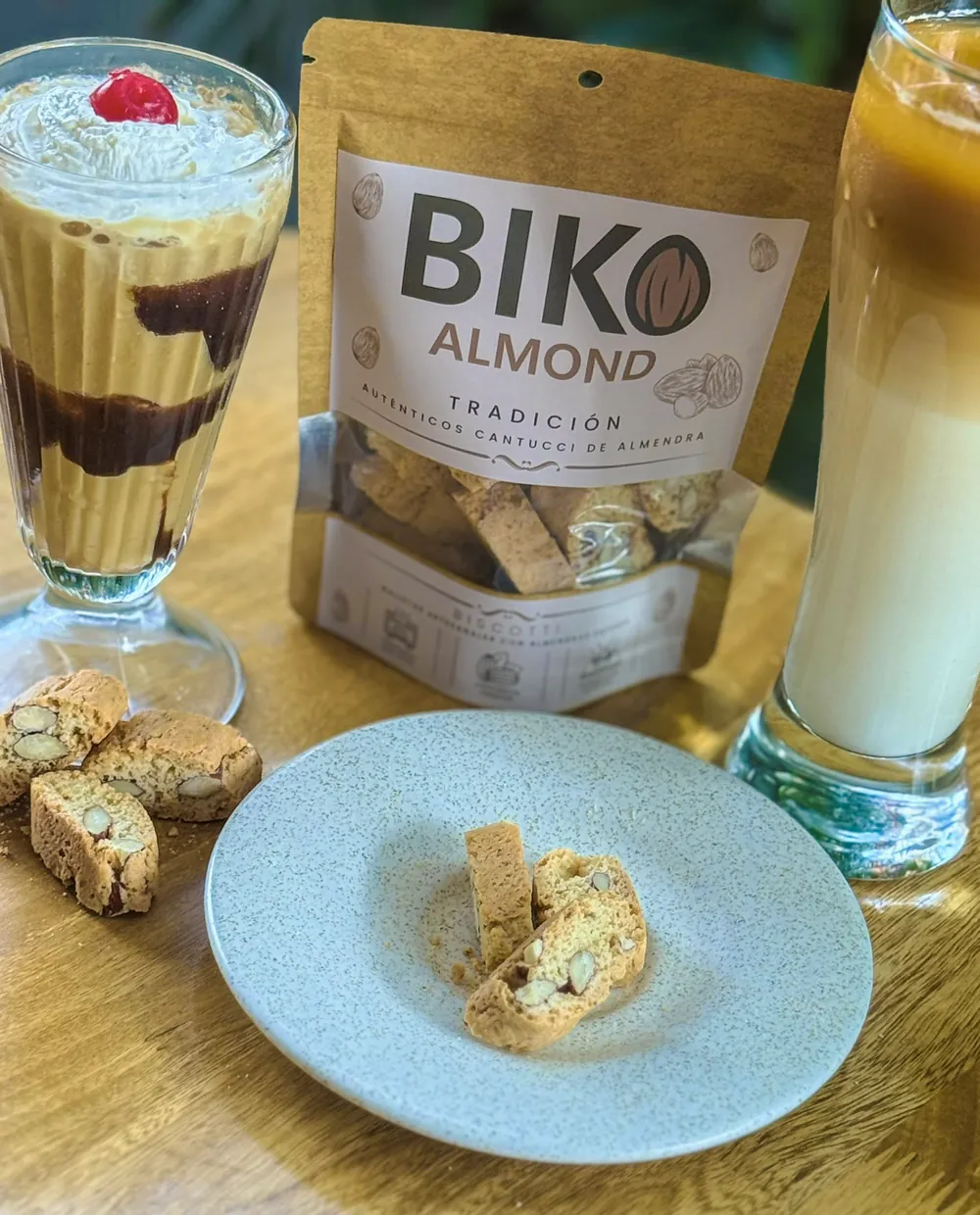 Biscotti de almendra con café