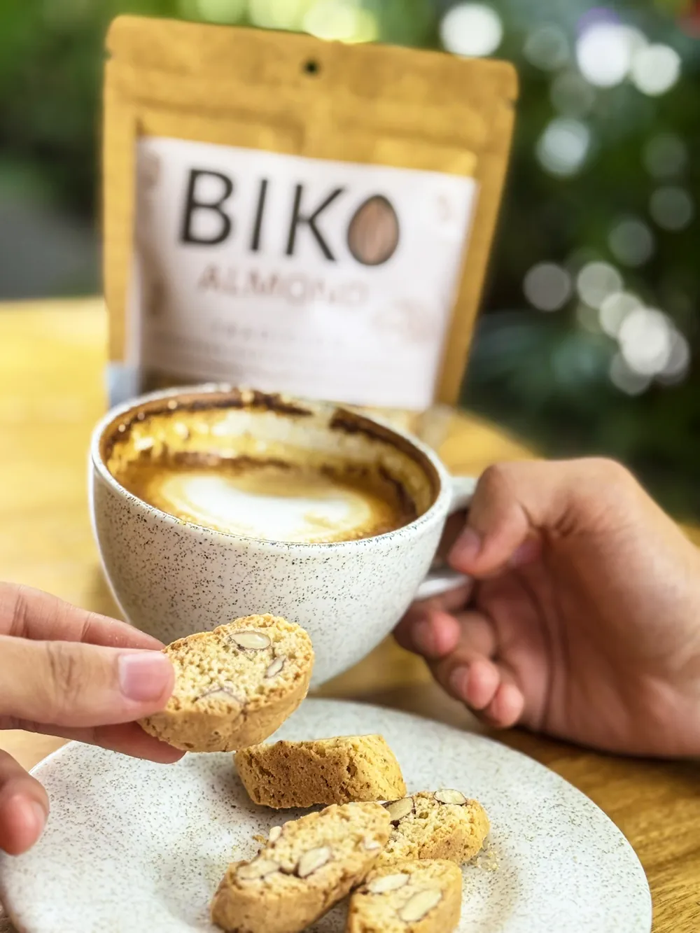 Contacto comercial BIKO Almond